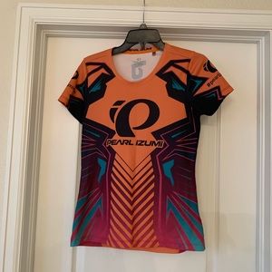 2 Pearl Izumi tech tees
